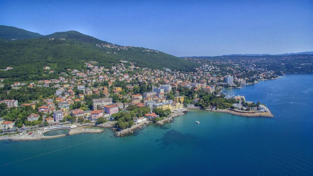 Apartments Matacin With Sea View Abbazia Esterno foto