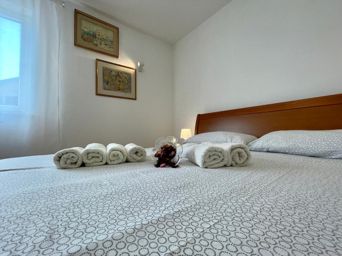 Apartments Matacin With Sea View Abbazia Esterno foto