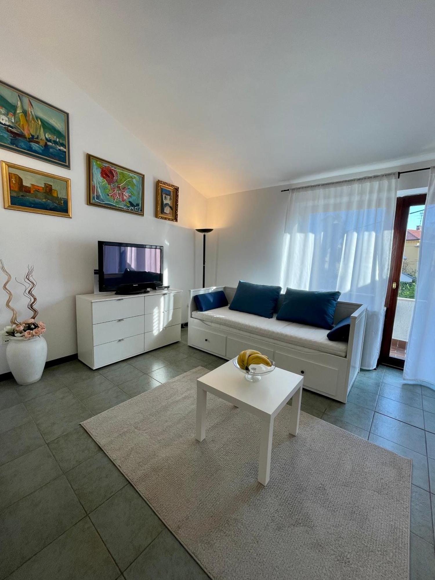 Apartments Matacin With Sea View Abbazia Camera foto